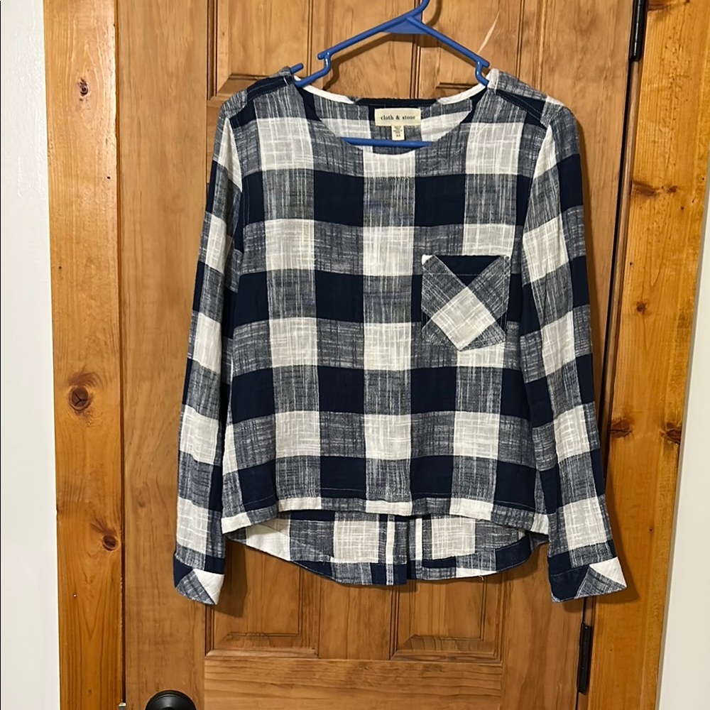 Cloth & Stone Navy Blue and White Plaid Long Sleeve Shirt